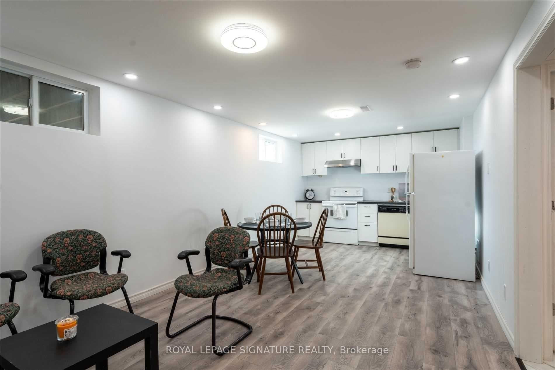 418 Waverly Street photo 3