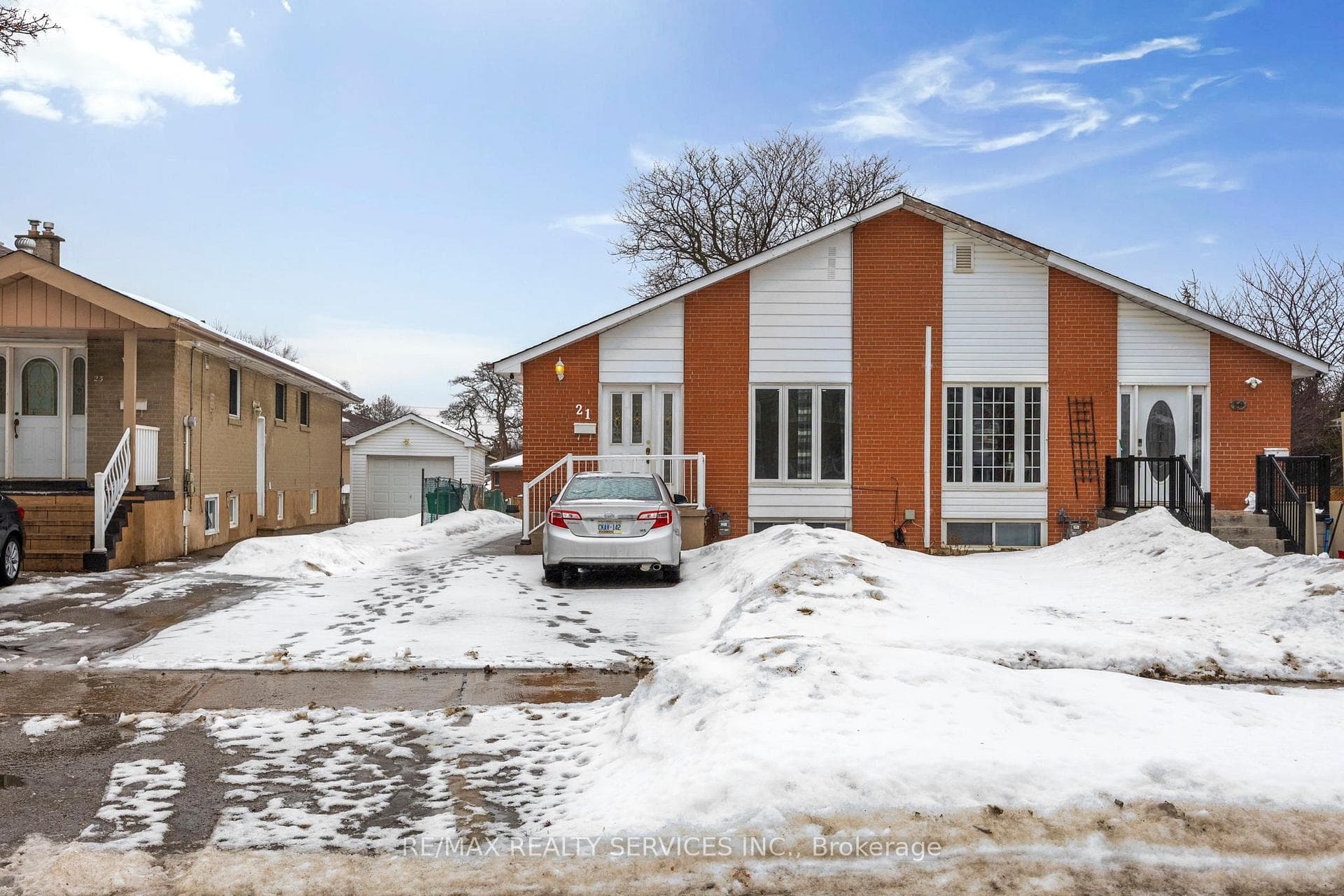 21 Radwinter Drive photo 1