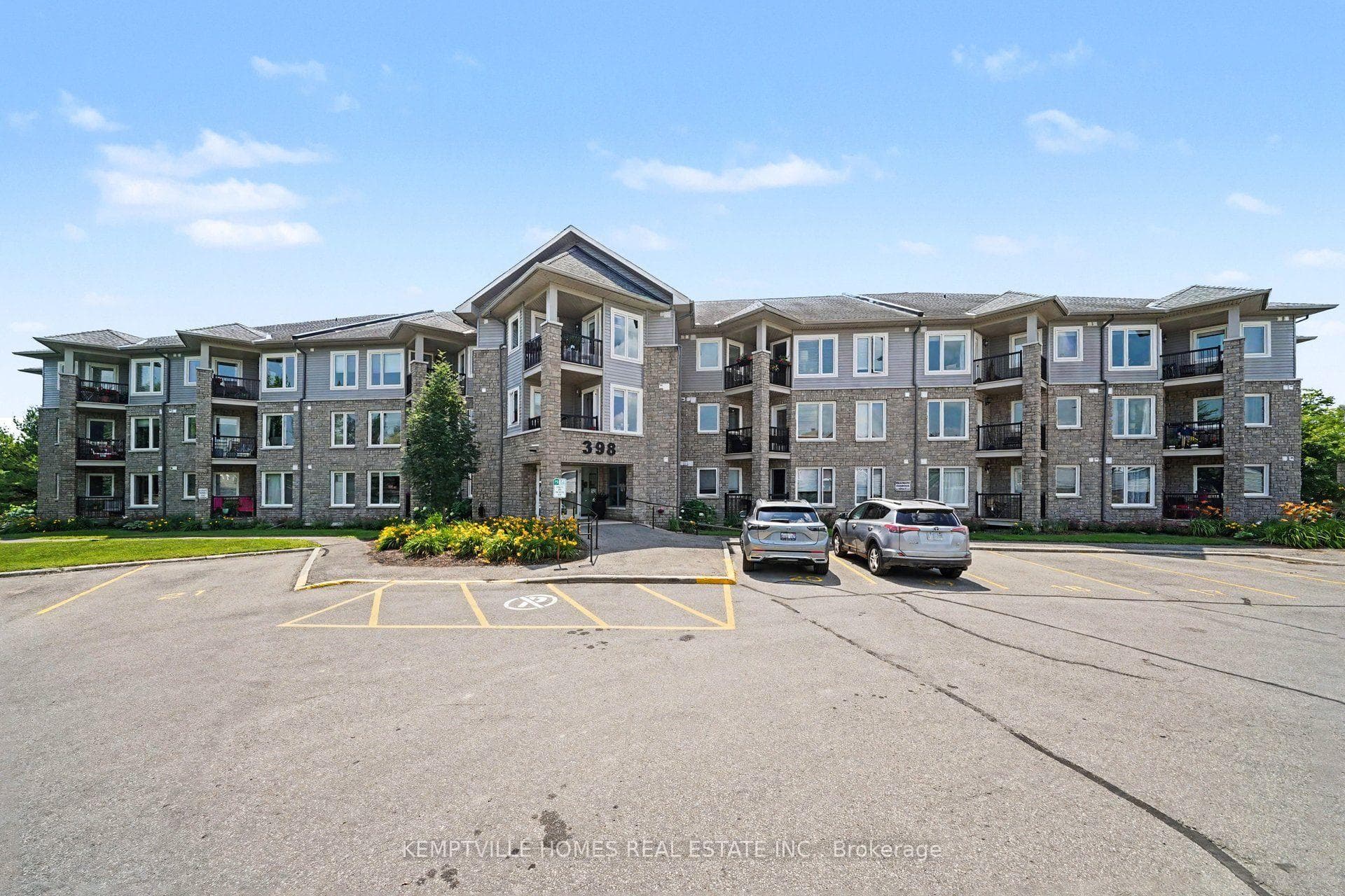 398 VAN BUREN Street photo 31