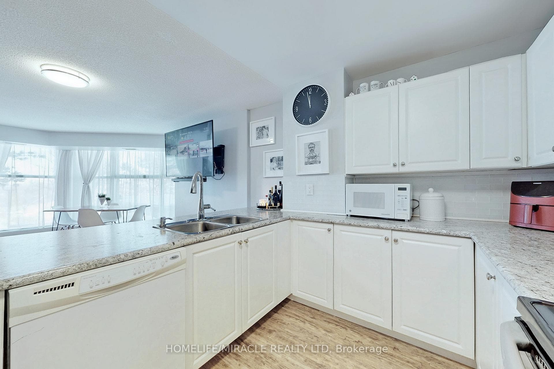 90 Dale Avenue Unit 201 photo 9