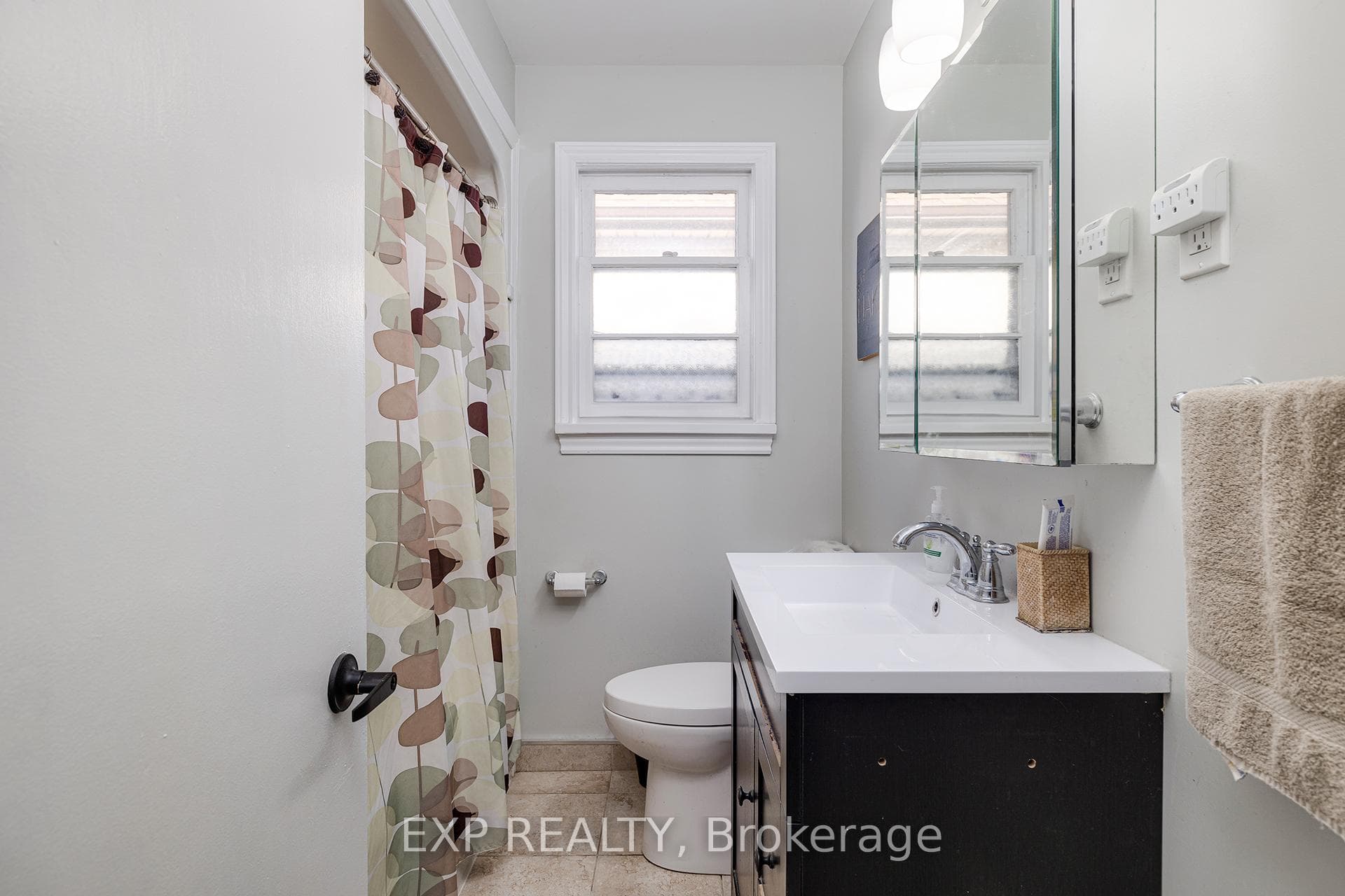 103 Ivon Avenue photo 9