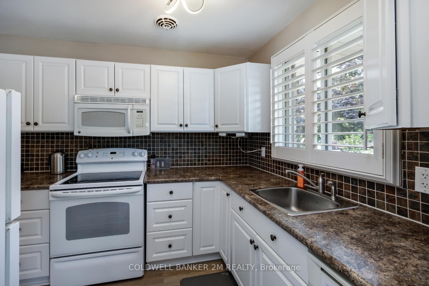 641 Montcalm Avenue photo 7