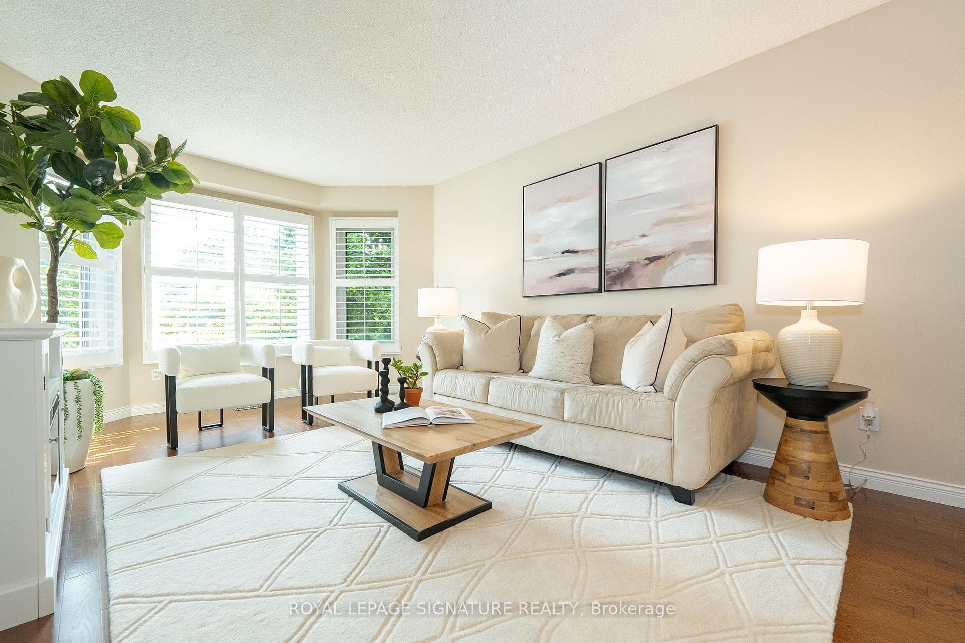 Living Room W/ Bay Window