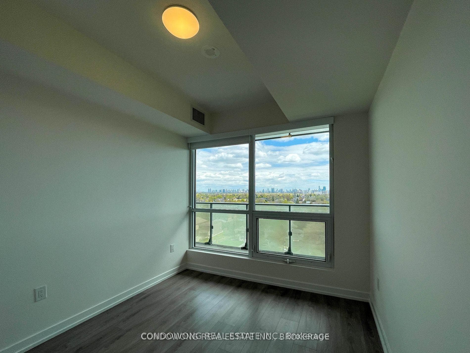 10 De Boers Drive Unit 1005 photo 11