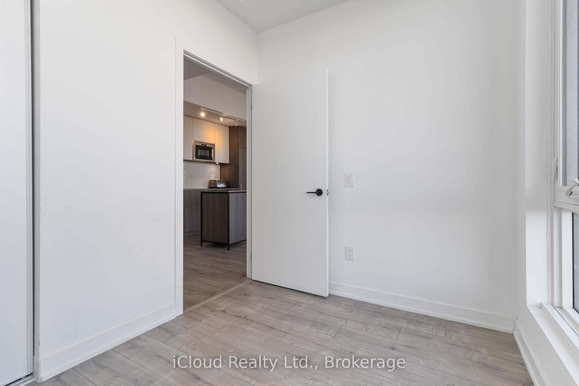 220 Missinnihe Way Unit 501 photo 20