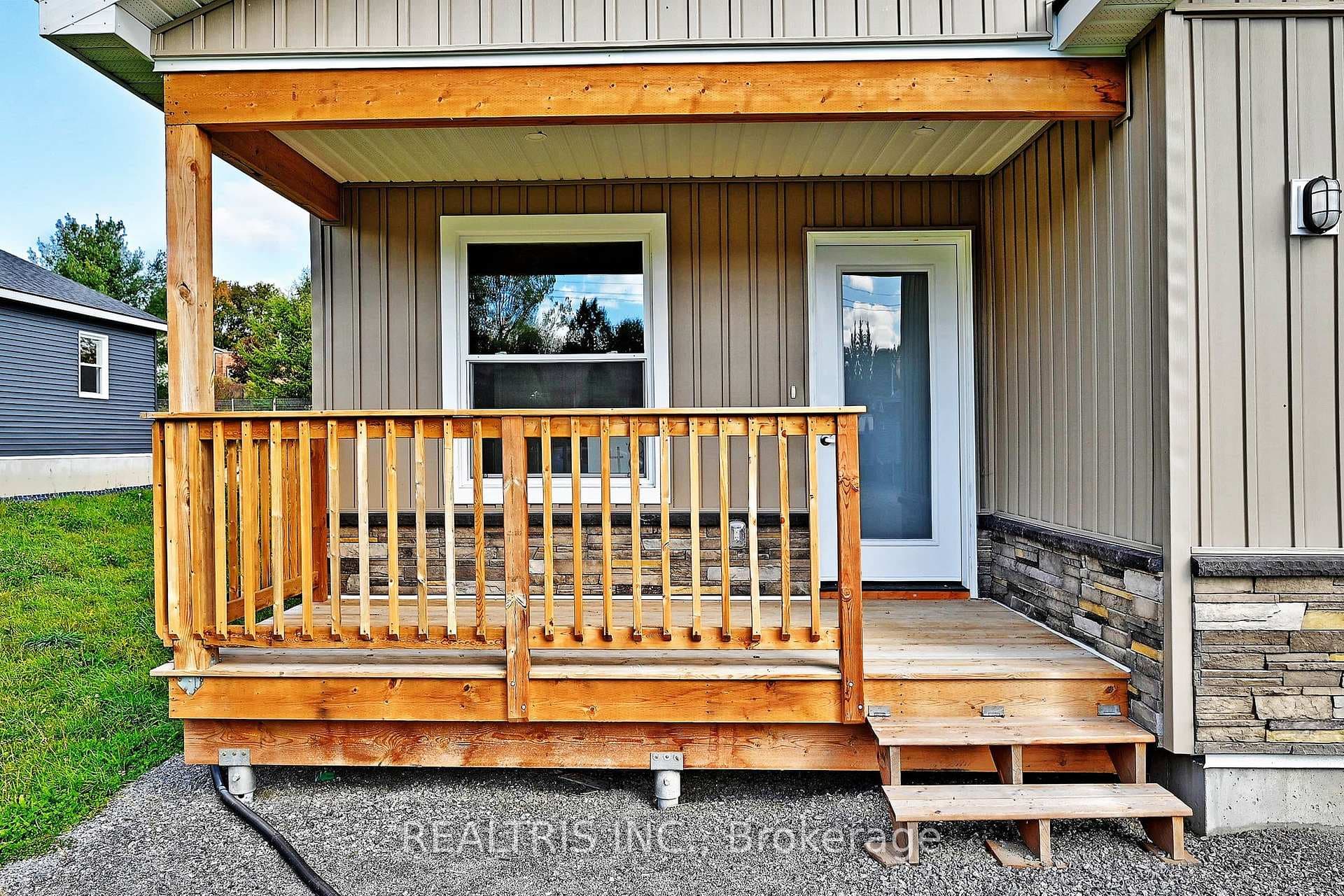 148 Patricia Street photo 4