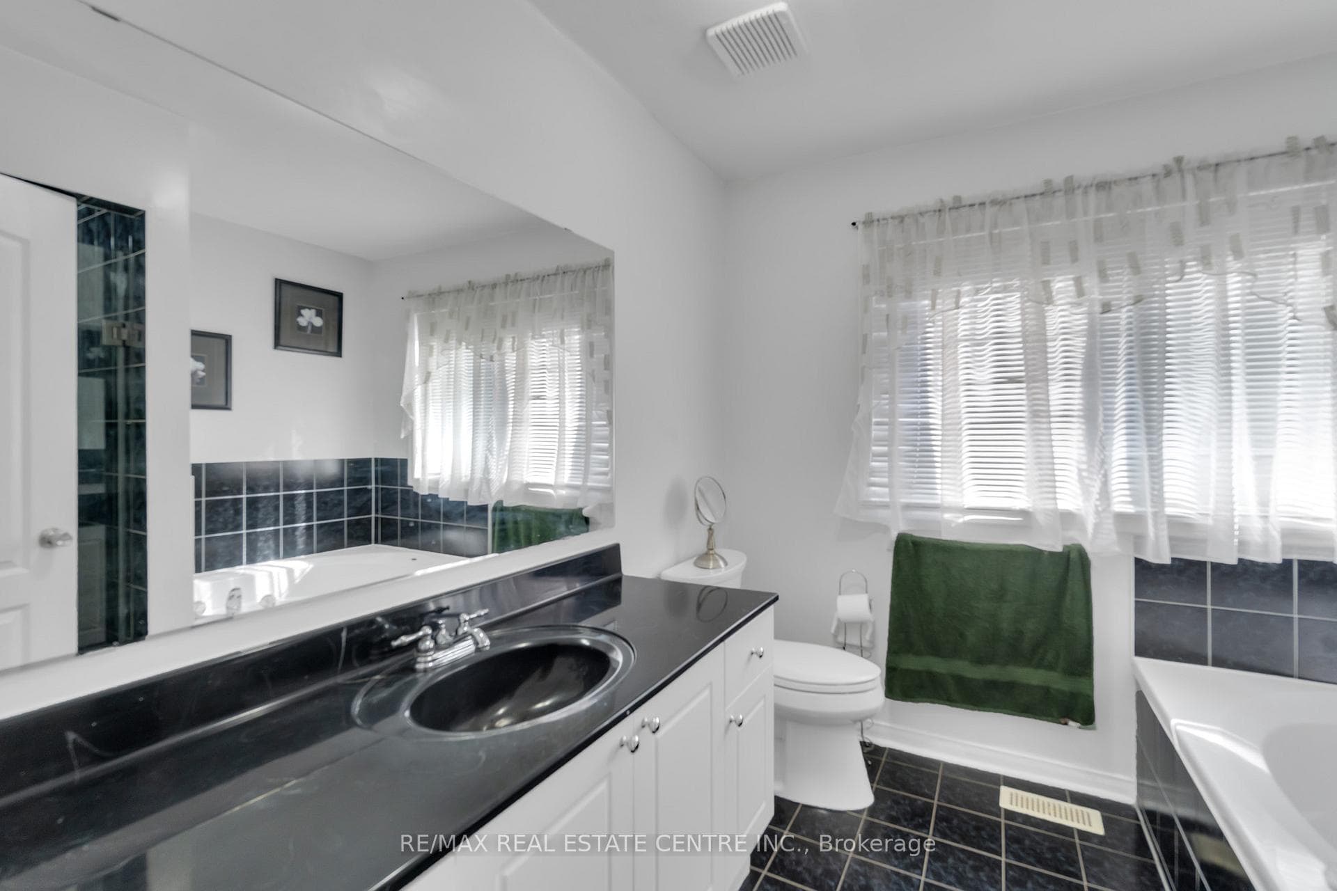 7 Feathertop Lane photo 34