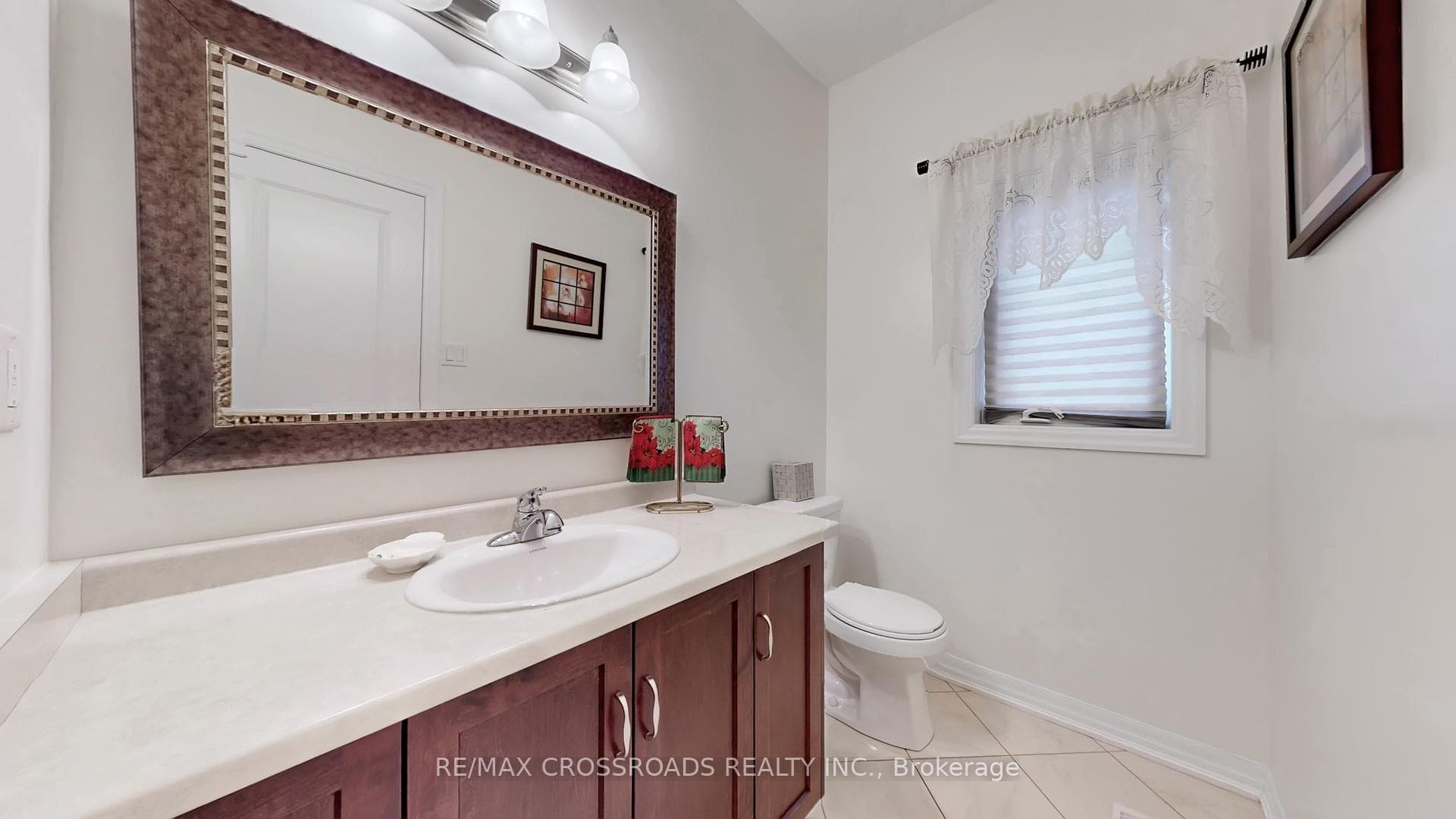 56 Dominion Crescent photo 16
