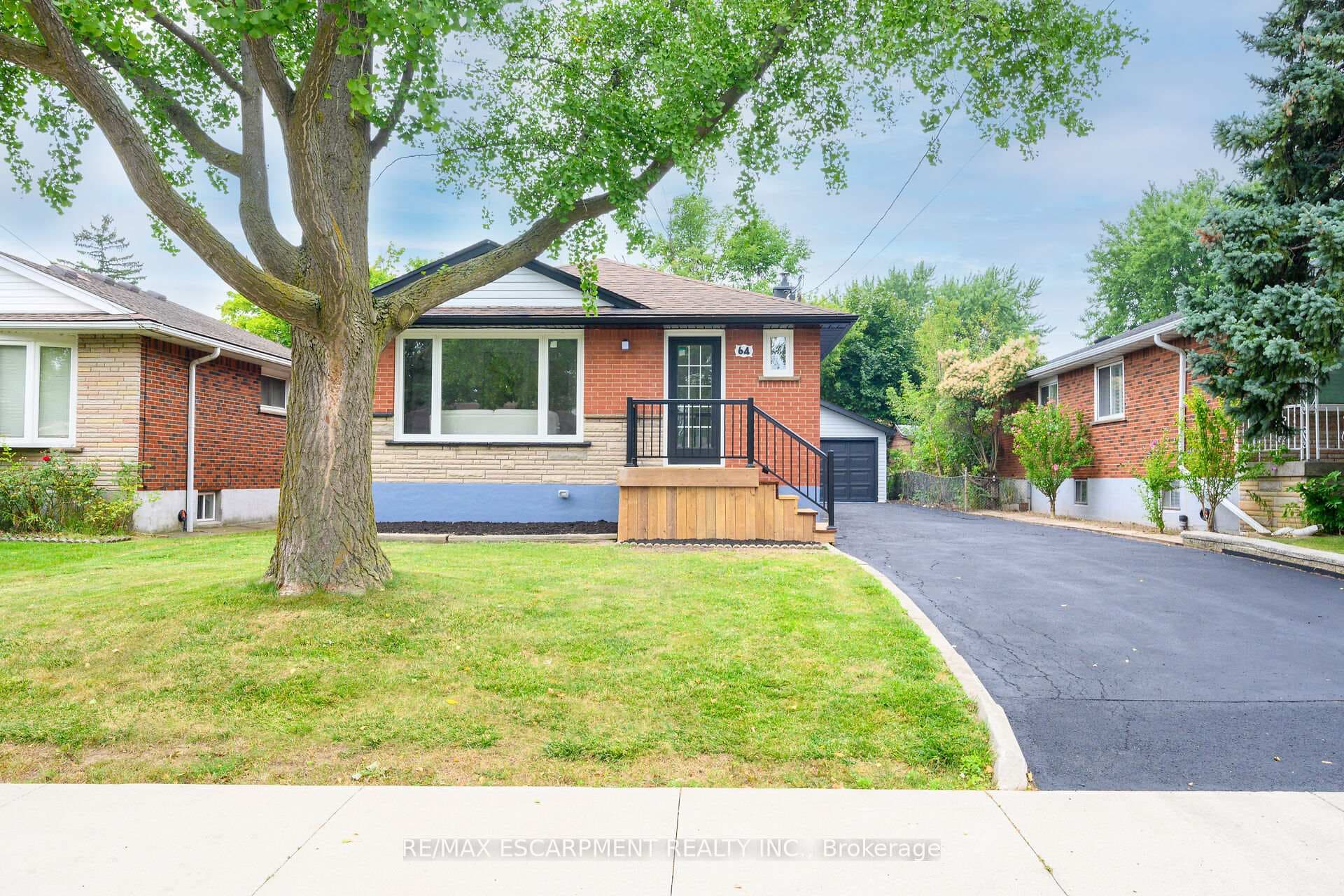 64 VICEROY Court photo 1