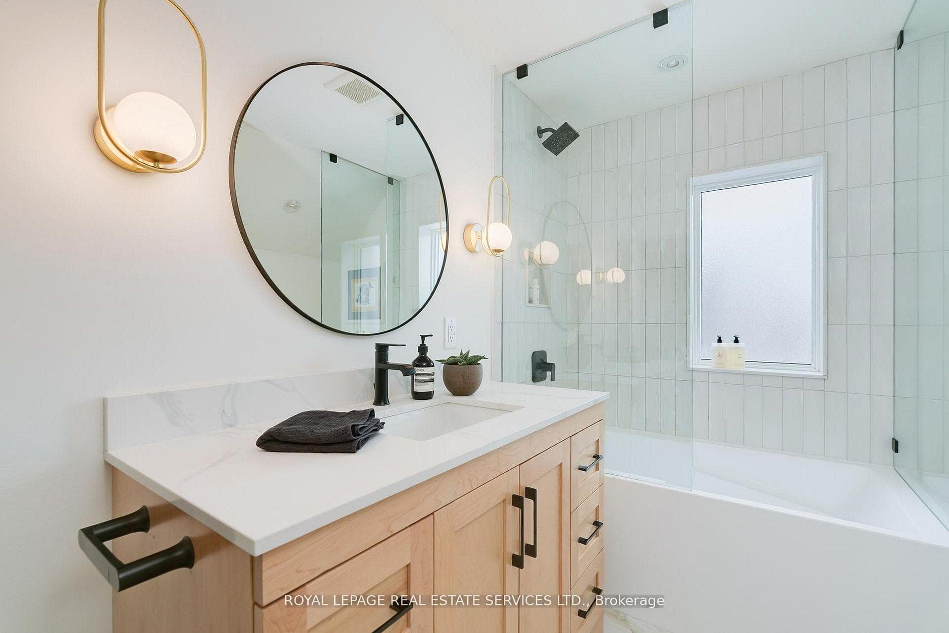 110B Hollis Avenue photo 20