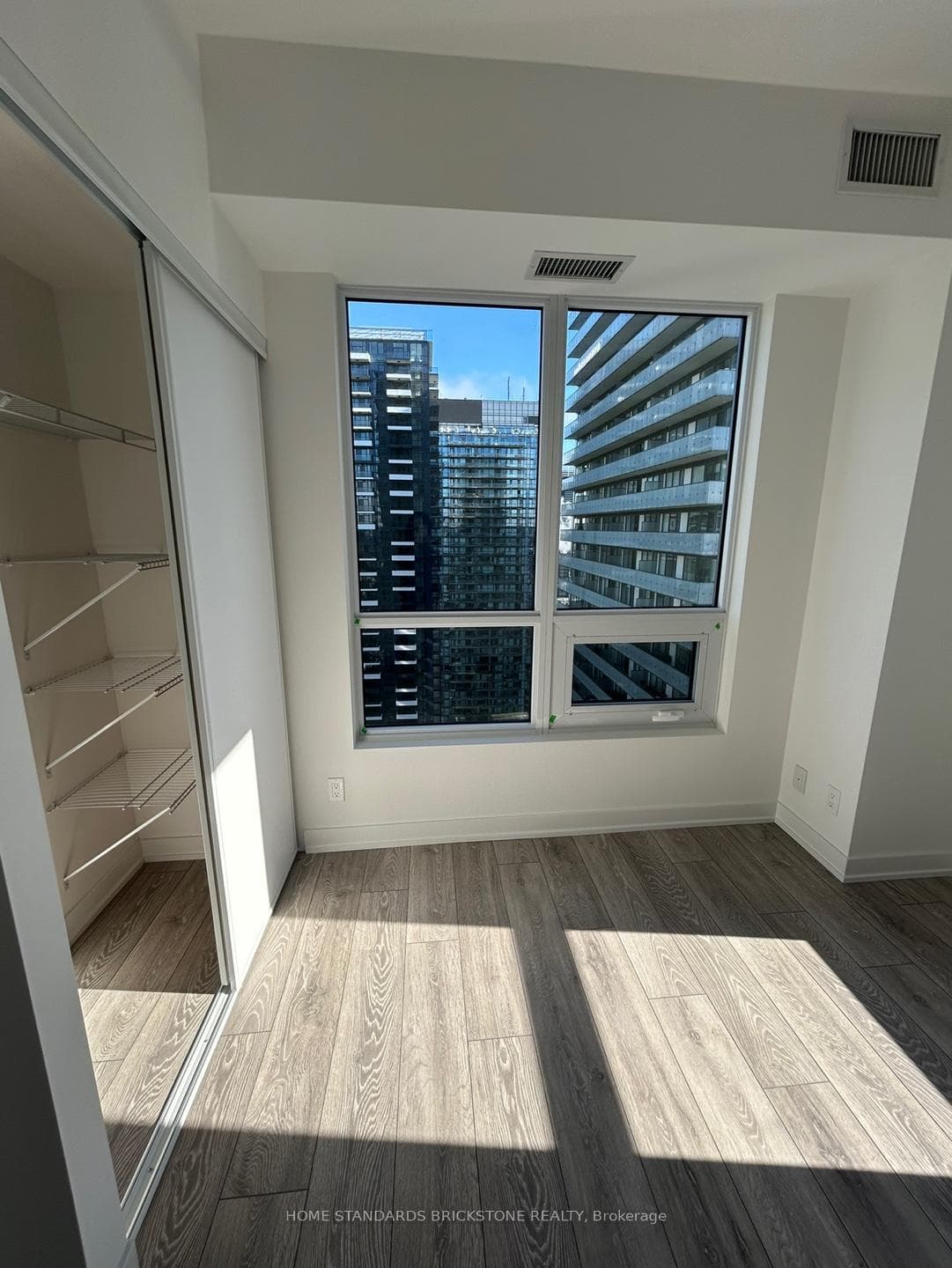108 Peter Street Unit 3605 photo 4