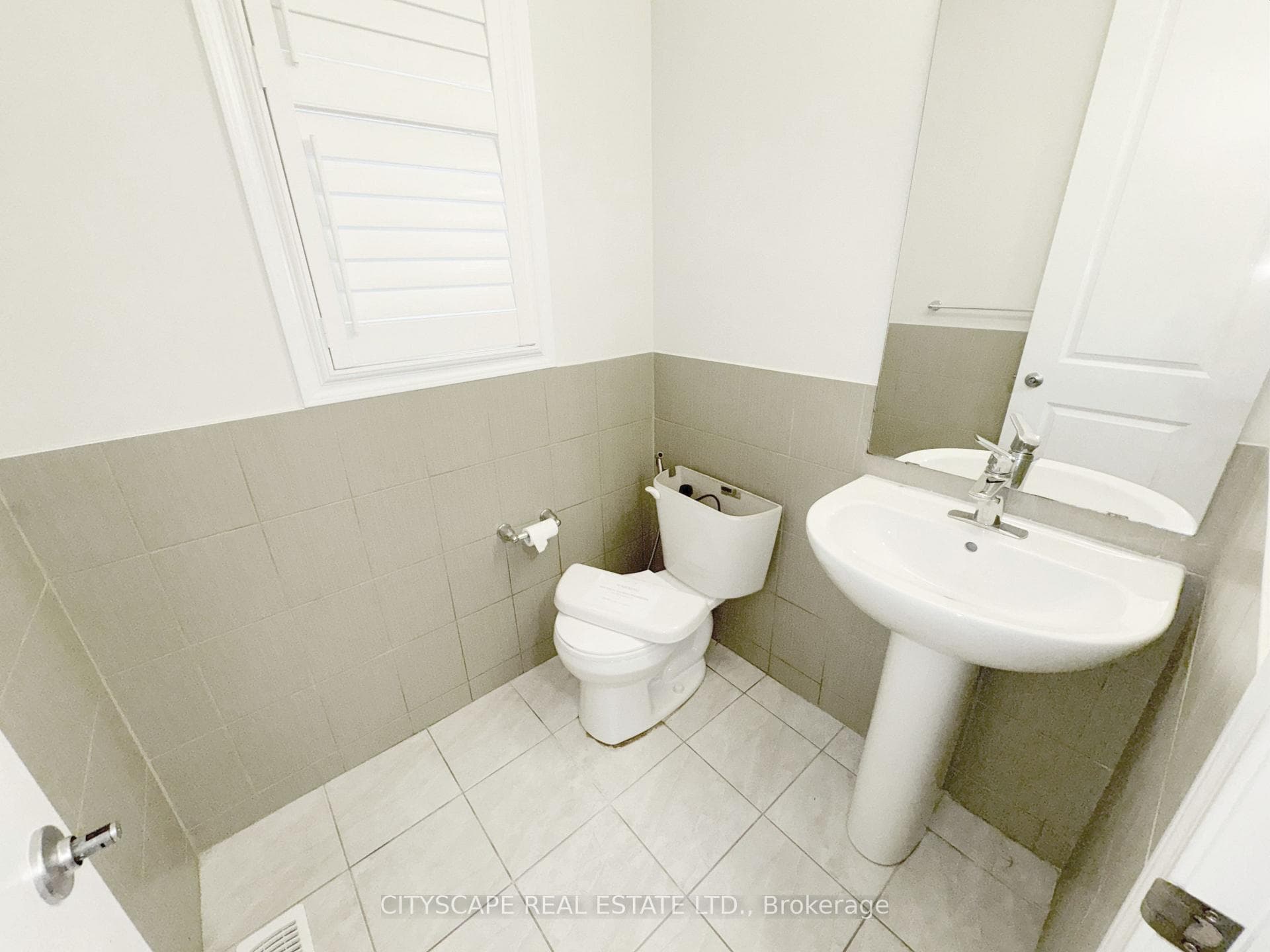 Ground Floor 2pc Powder Room