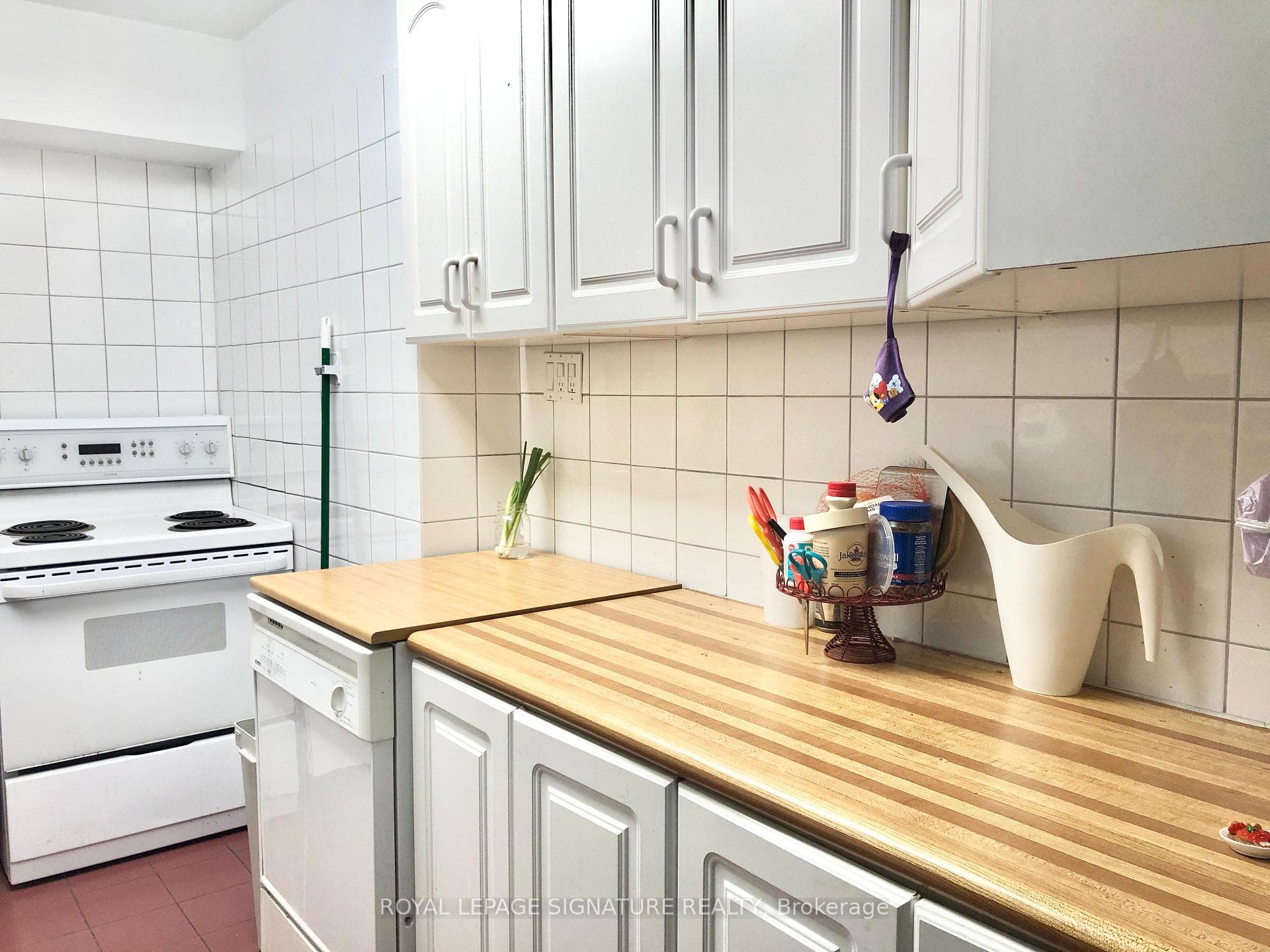 89 McCaul Street Unit 517 photo 16