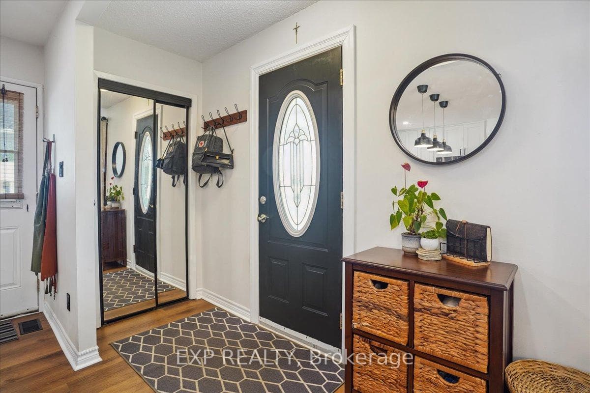 185 Lawnhurst Drive photo 4