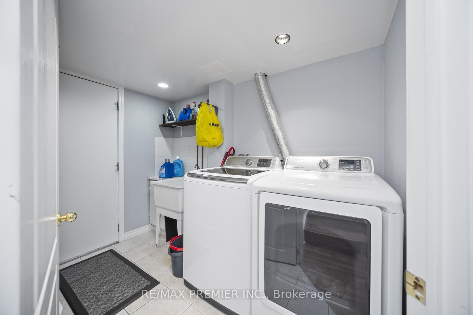 104 Monterey Road photo 32