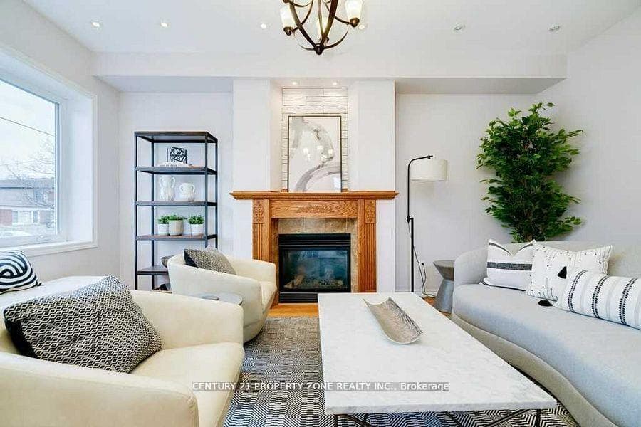 126 Meighen Avenue photo 5