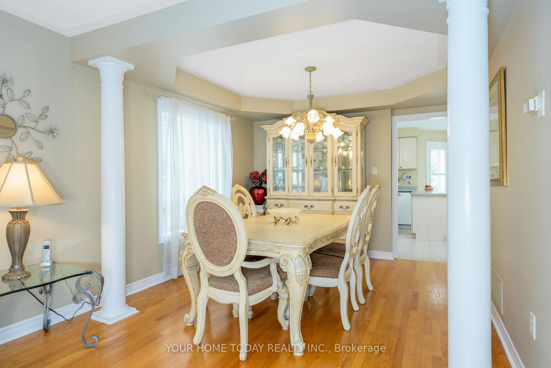114 Russell Street photo 9
