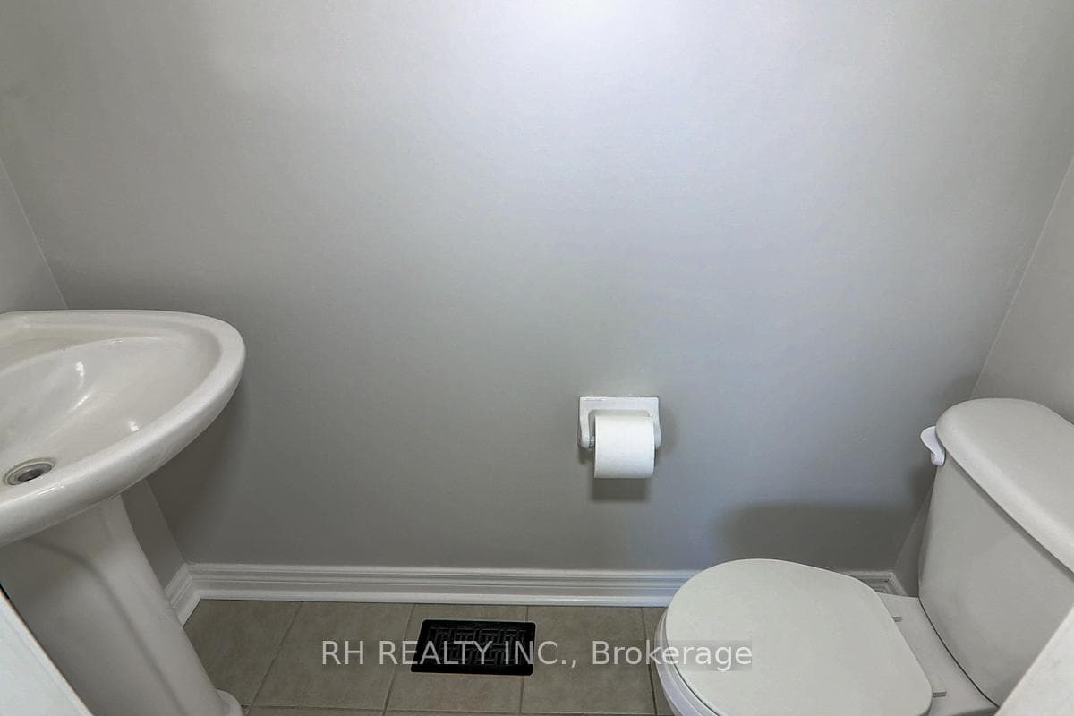 7 Woodfern Court photo 13