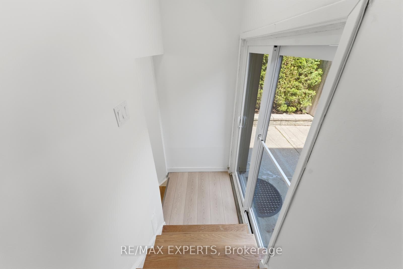 148 Ascot Avenue photo 27