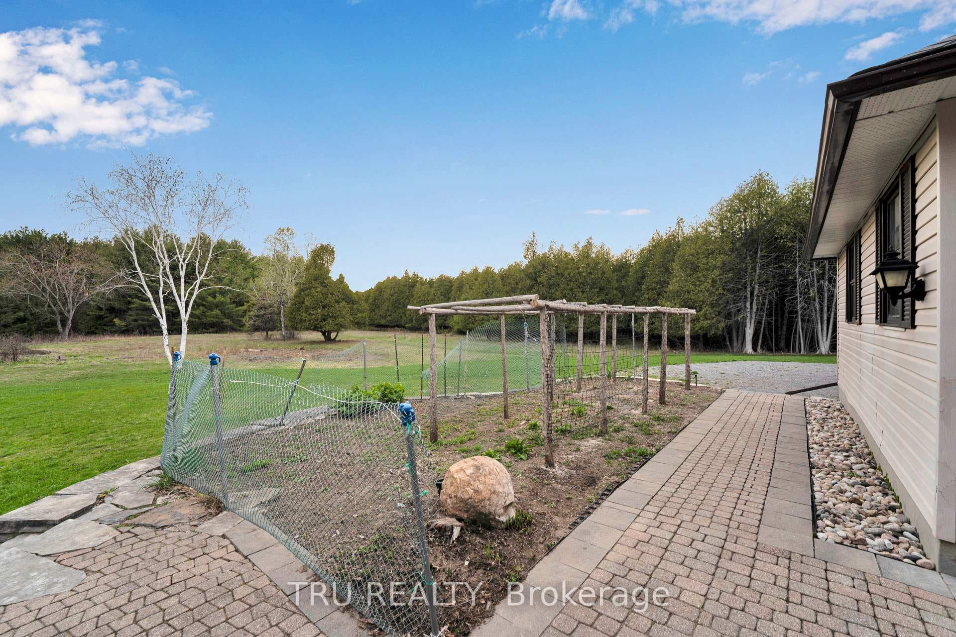 2529 MARSHWOOD Road photo 37
