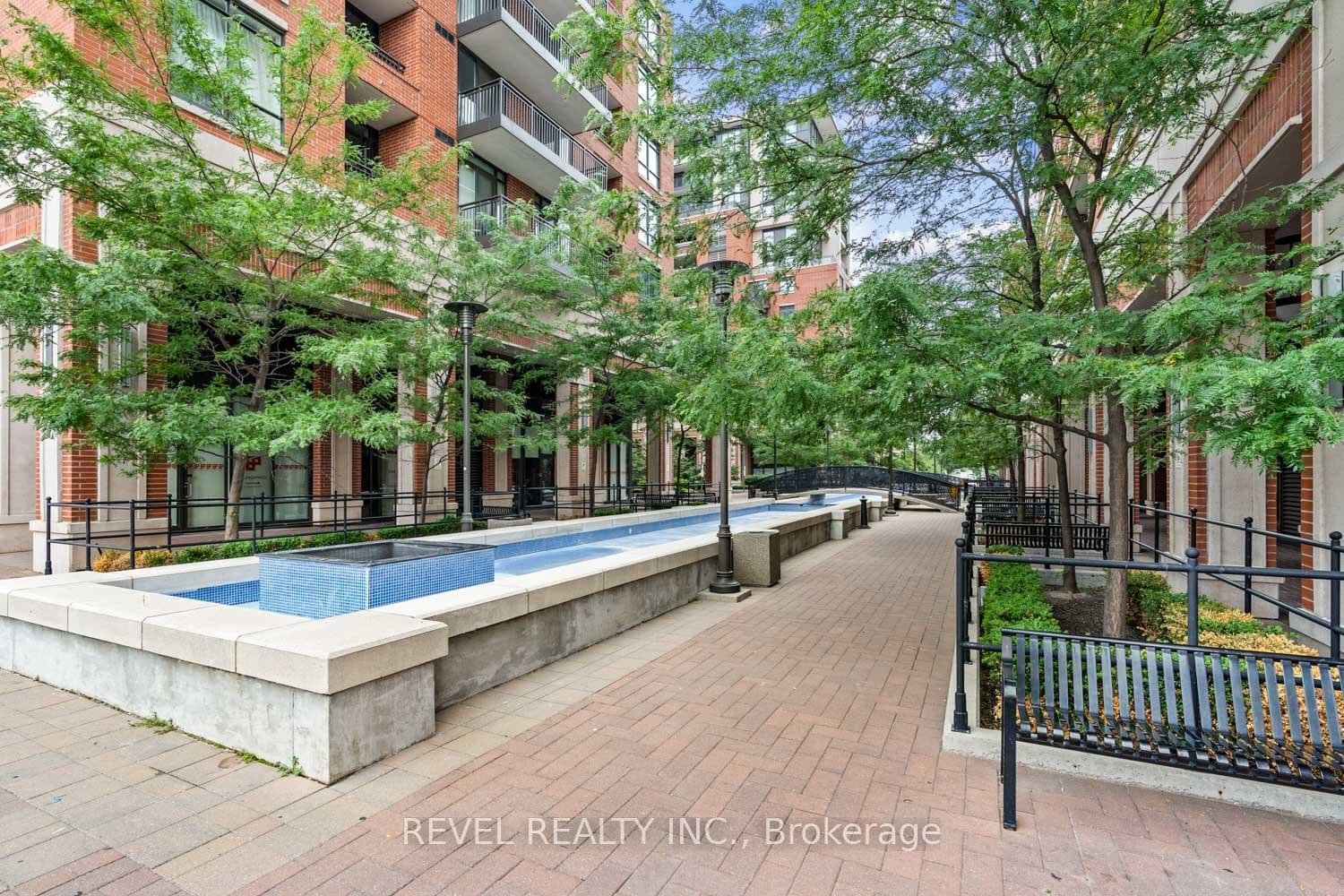 830 Lawrence Avenue Unit 510 photo 17