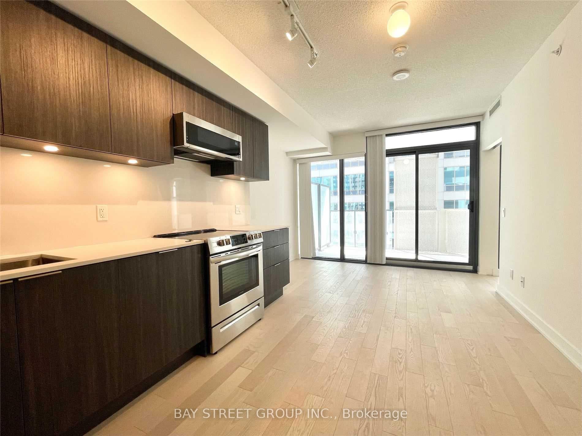 25 Richmond Street Unit 804 photo 3