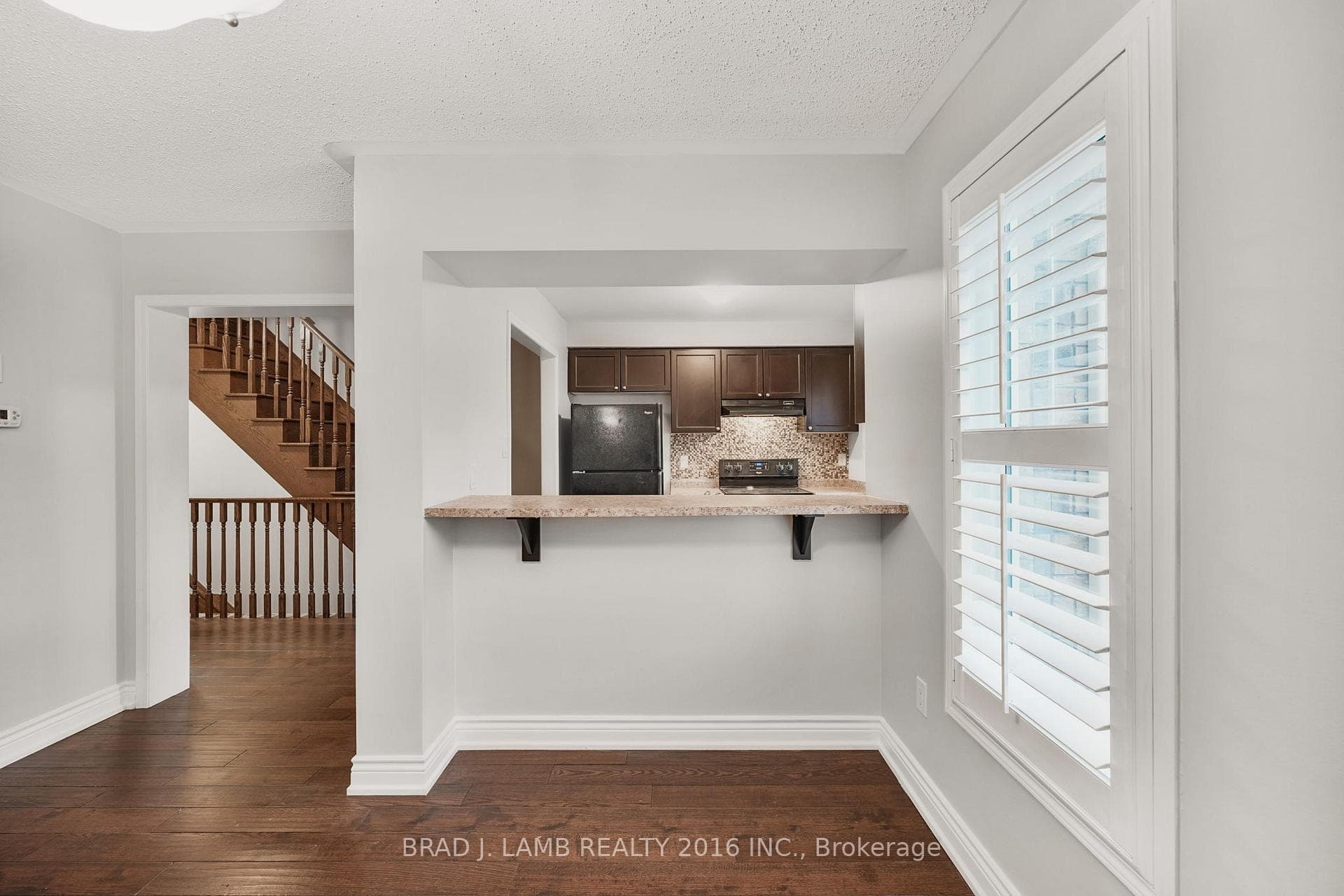 930 Nadalin Heights photo 8