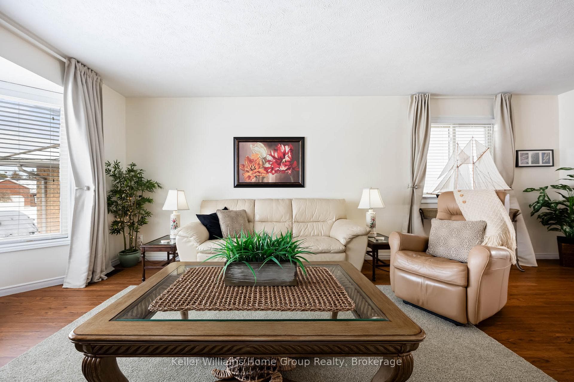 550 MAPLE Avenue photo 8