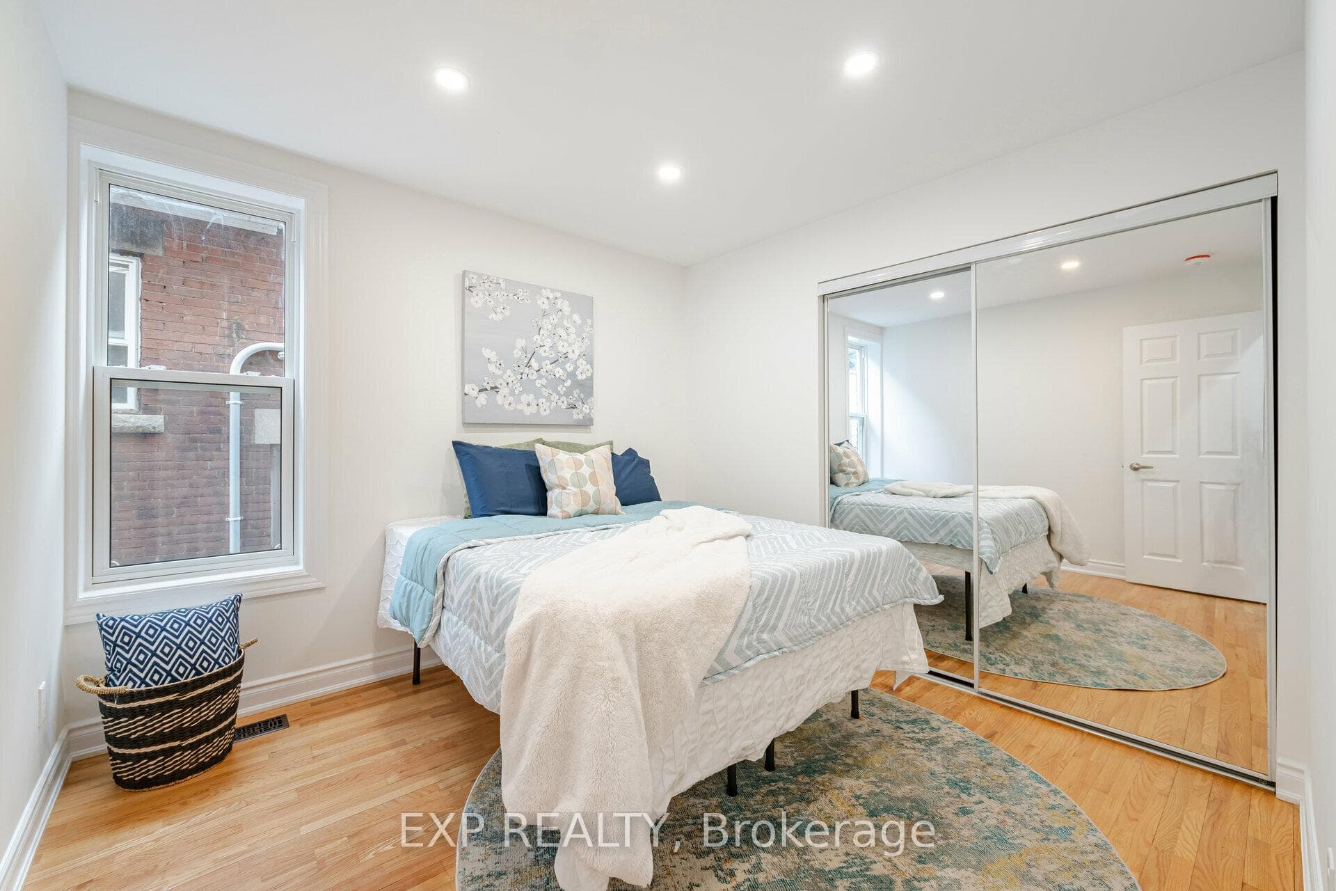 250 Saint Clarens Avenue photo 28