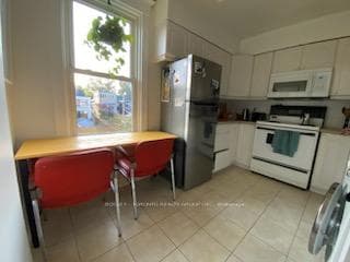 64 Arundel Avenue Unit Upper photo 4