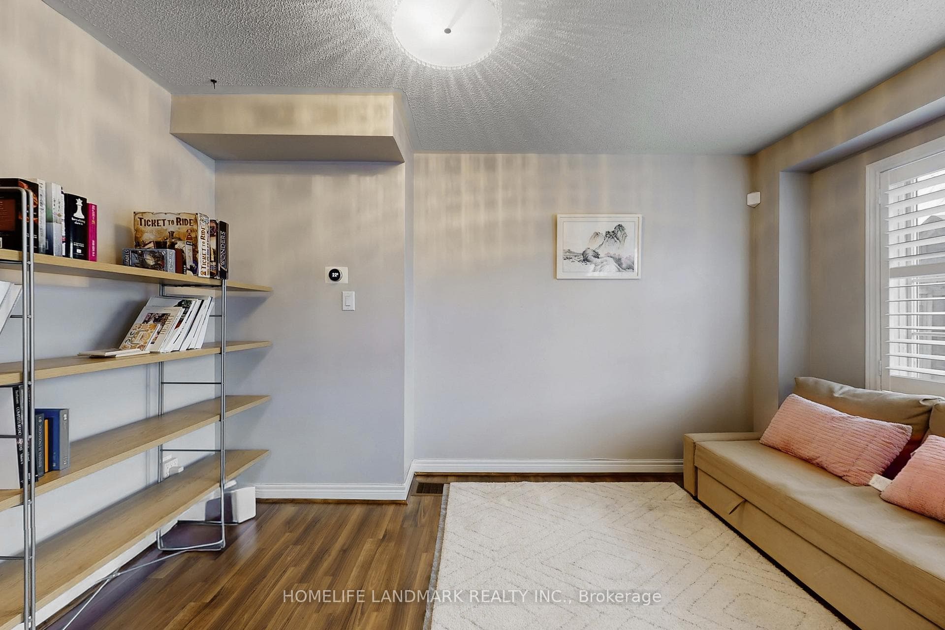 33 Marmill Way photo 4