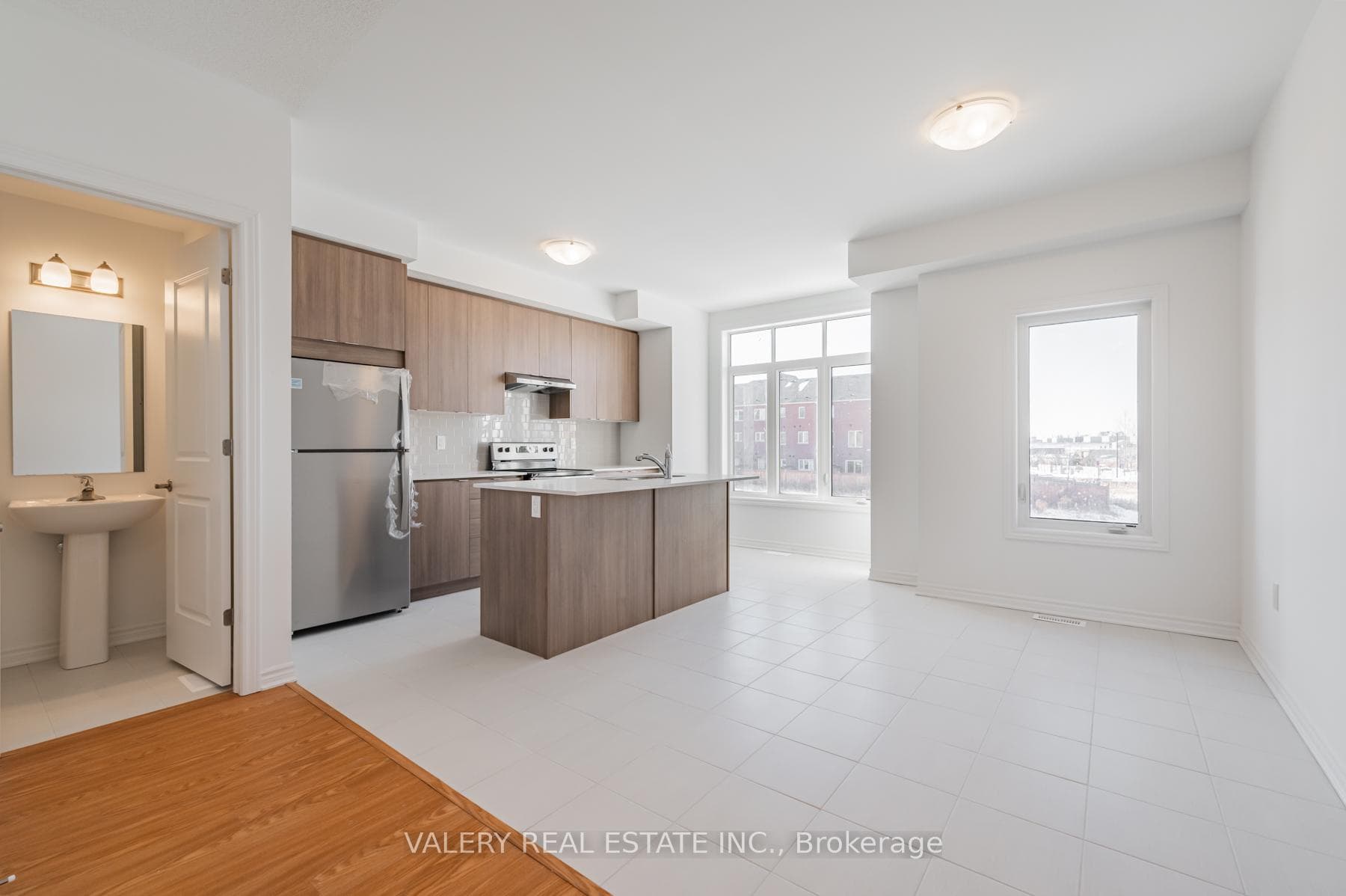Eat-In Kitchen