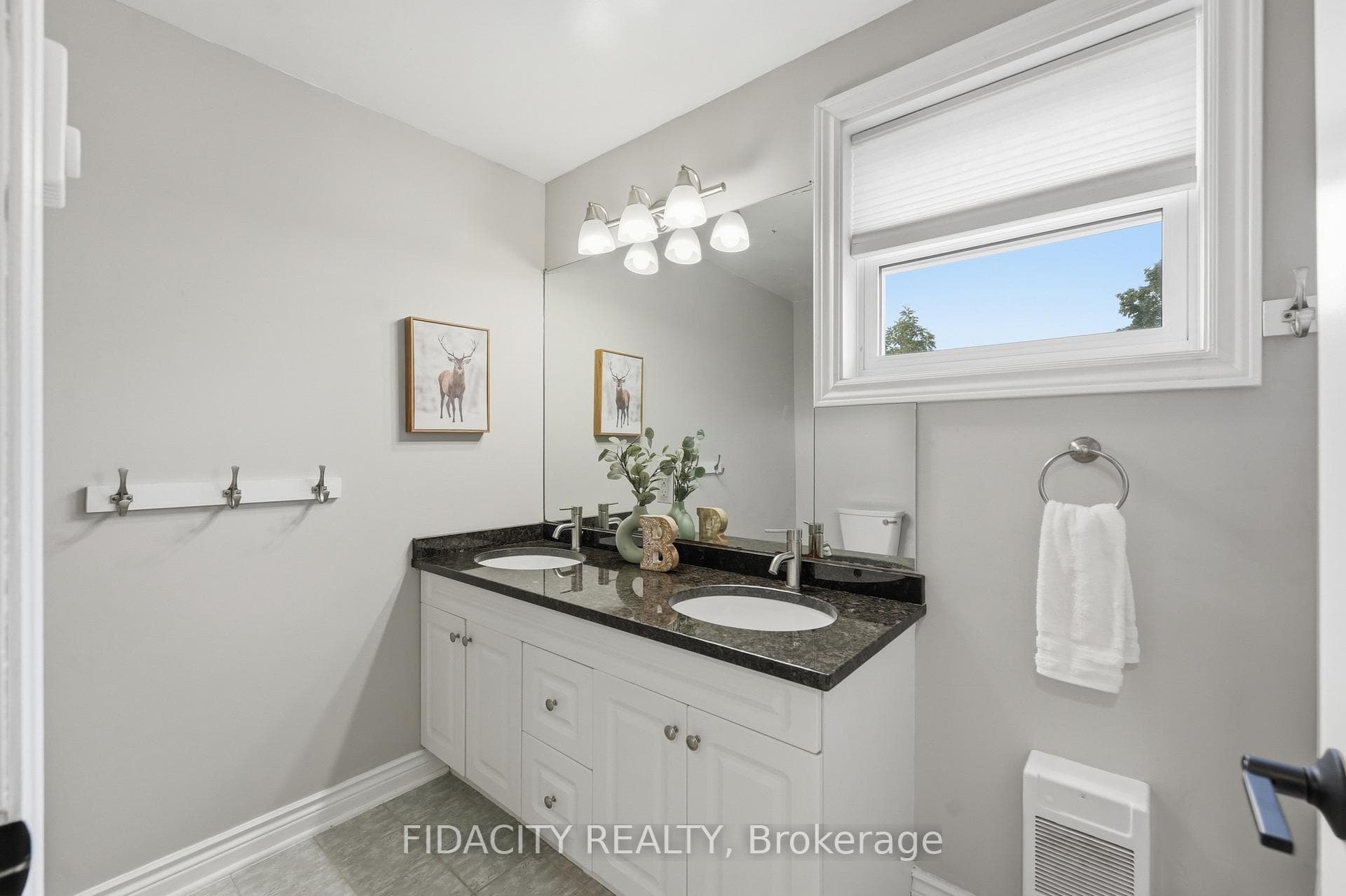 13 Poole Creek Crescent photo 33