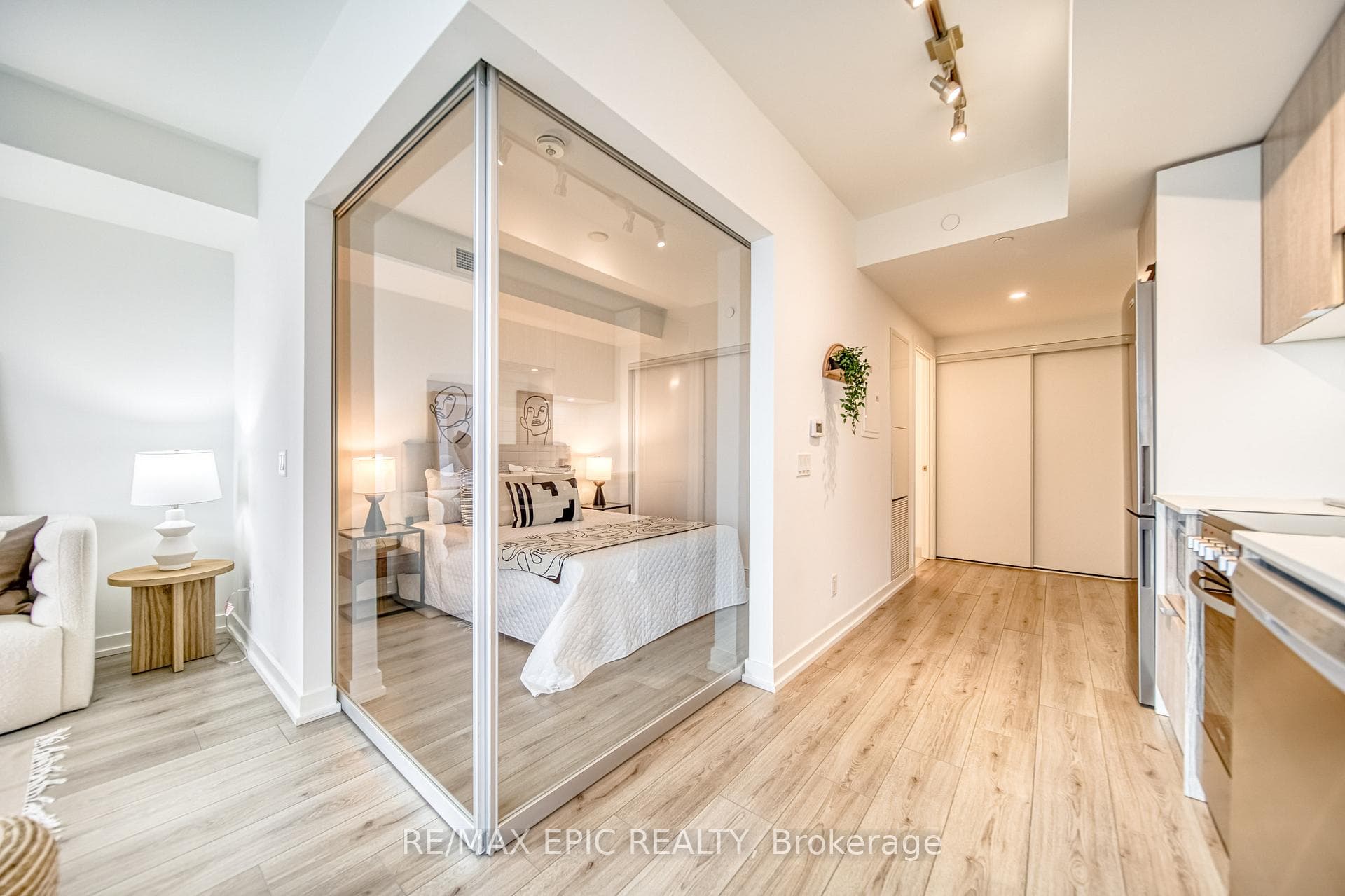 395 Bloor Street Unit 3611 photo 7