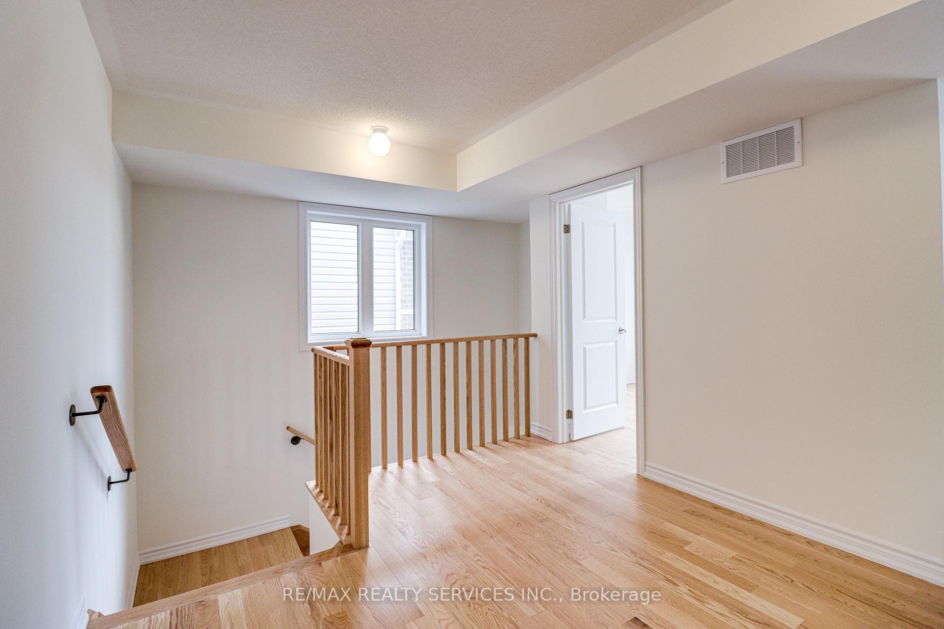 144 Terry Fox Drive Unit Upper photo 2