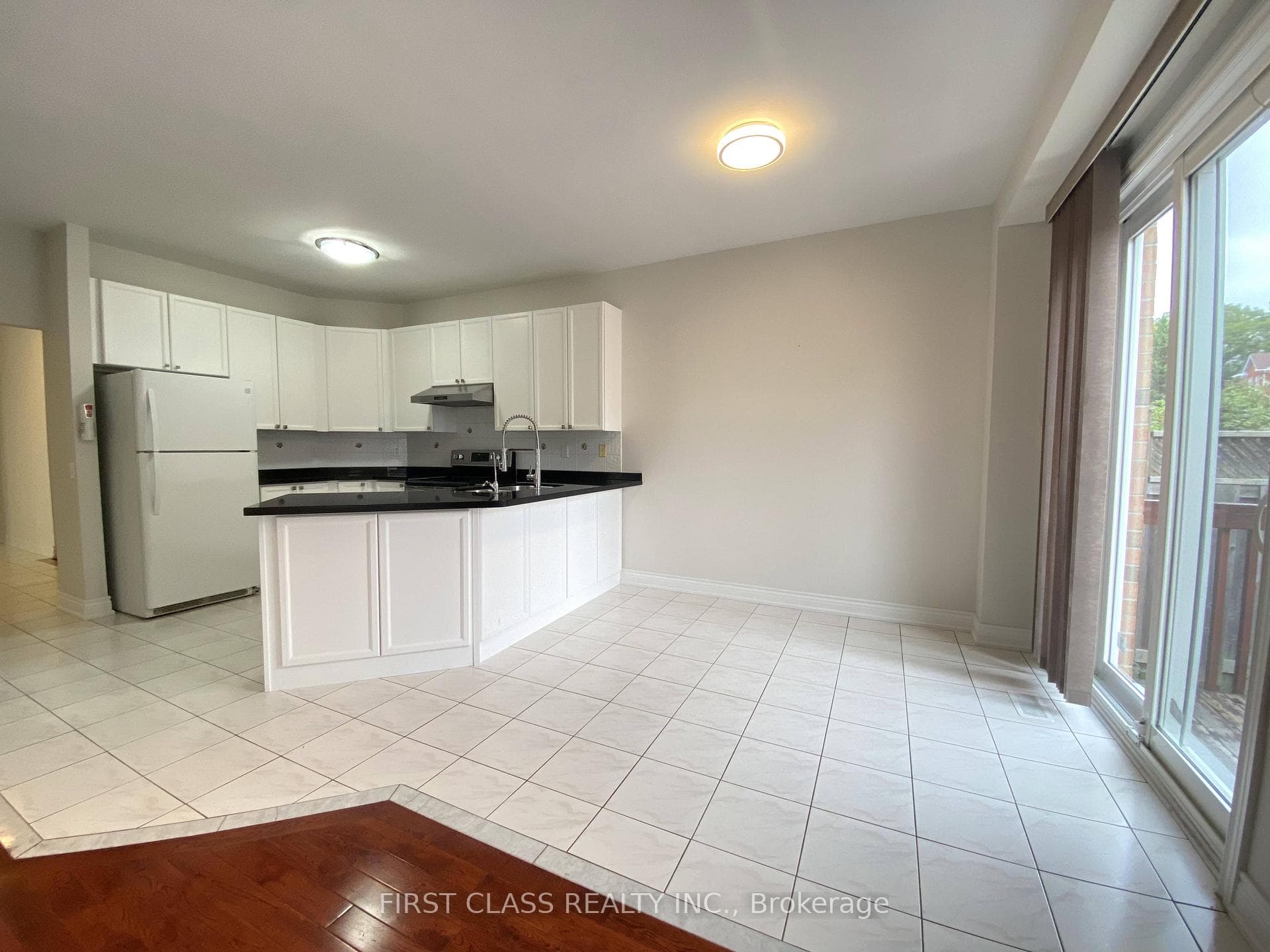 108 Snowdon Circle photo 5