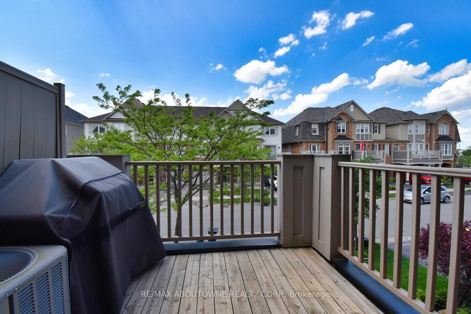 566 Pharo Point photo 33