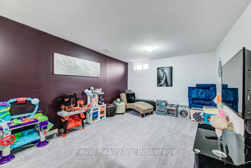 733 Southwood Way photo 25