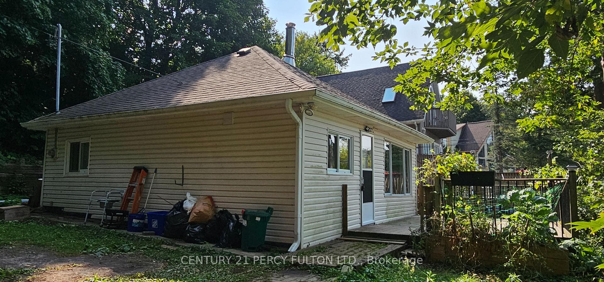 5895 Lakeshore Road photo 3