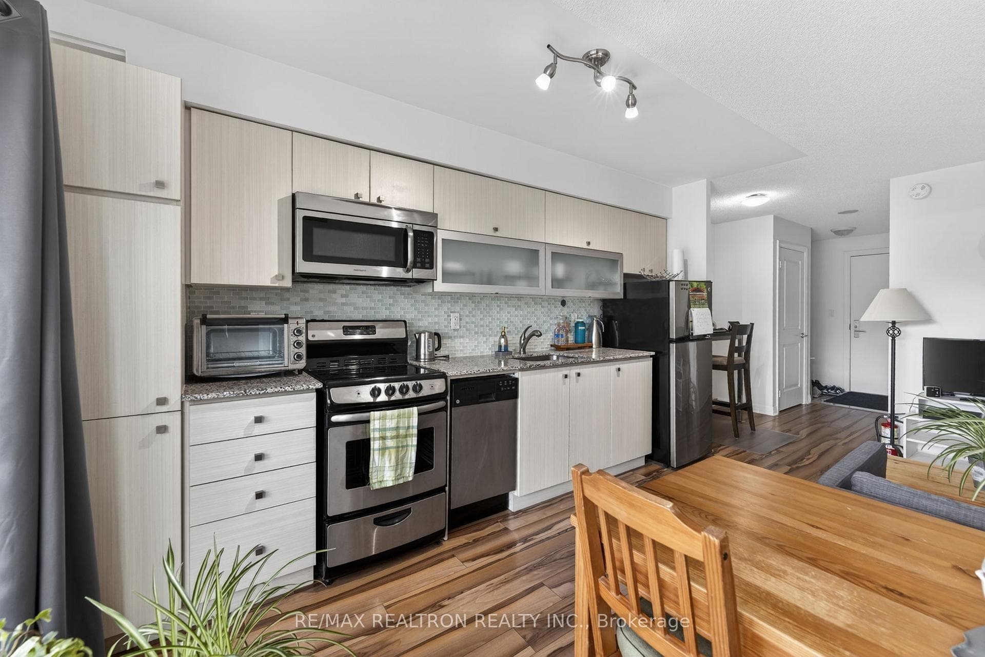 275 Yorkland Road Unit 209 photo 8