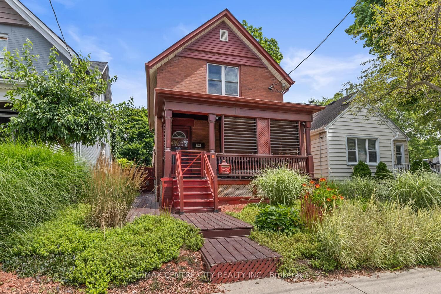 540 Quebec Street photo 2