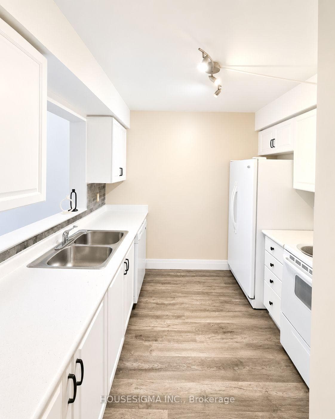 5418 Yonge Street Unit 915 photo 4