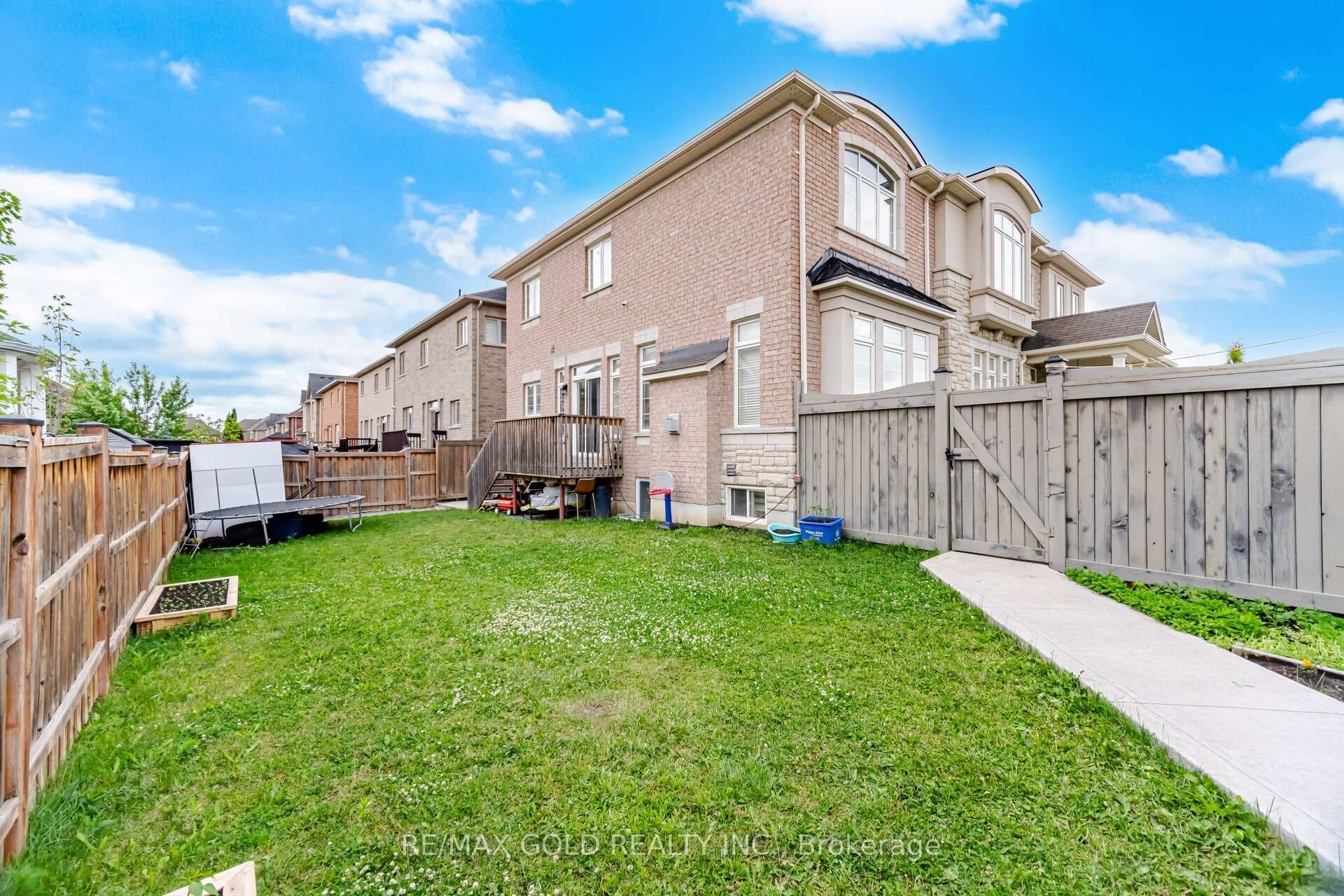 49 Squire Ellis Drive photo 37