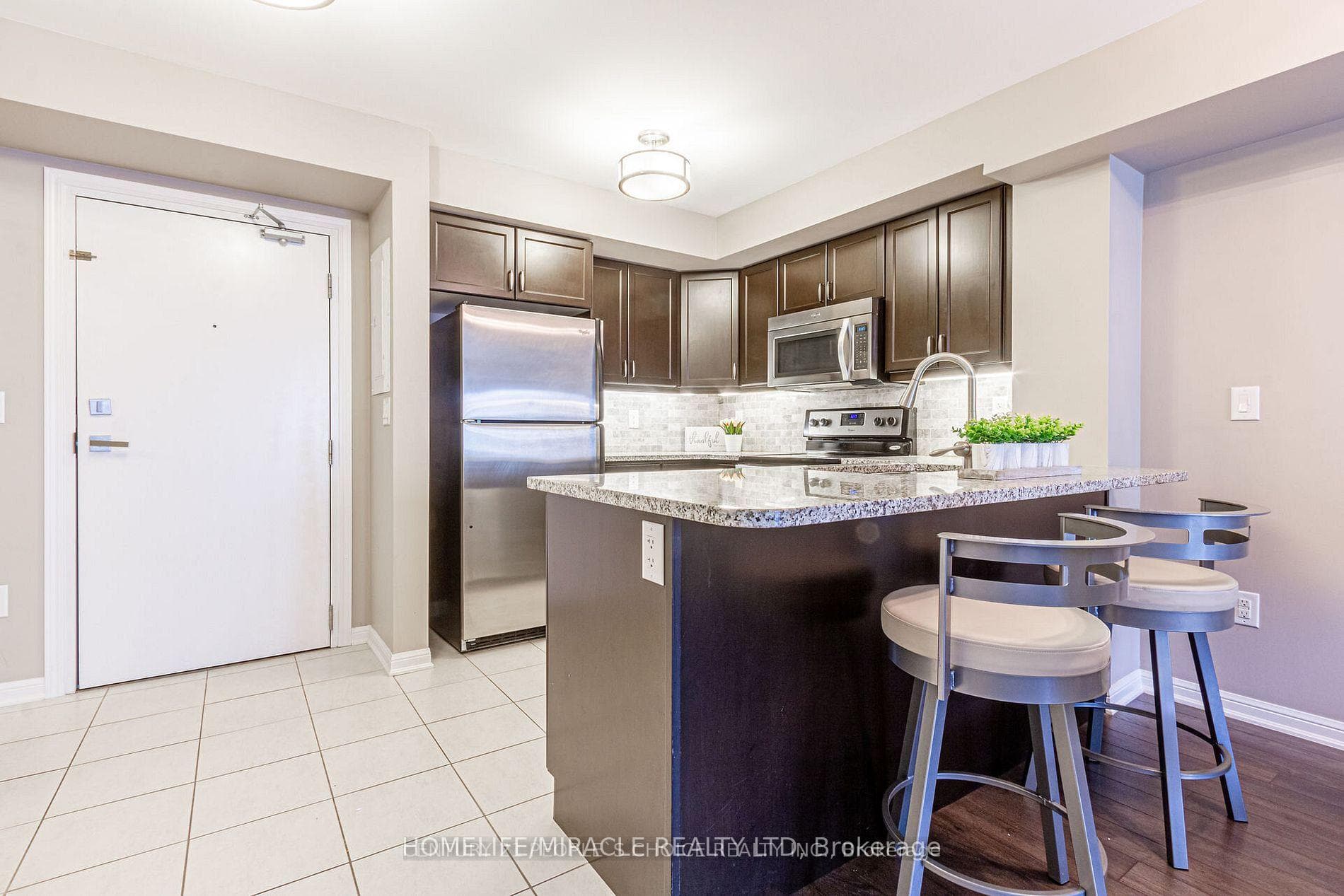 1045 Nadalin Heights Unit 211 photo 14