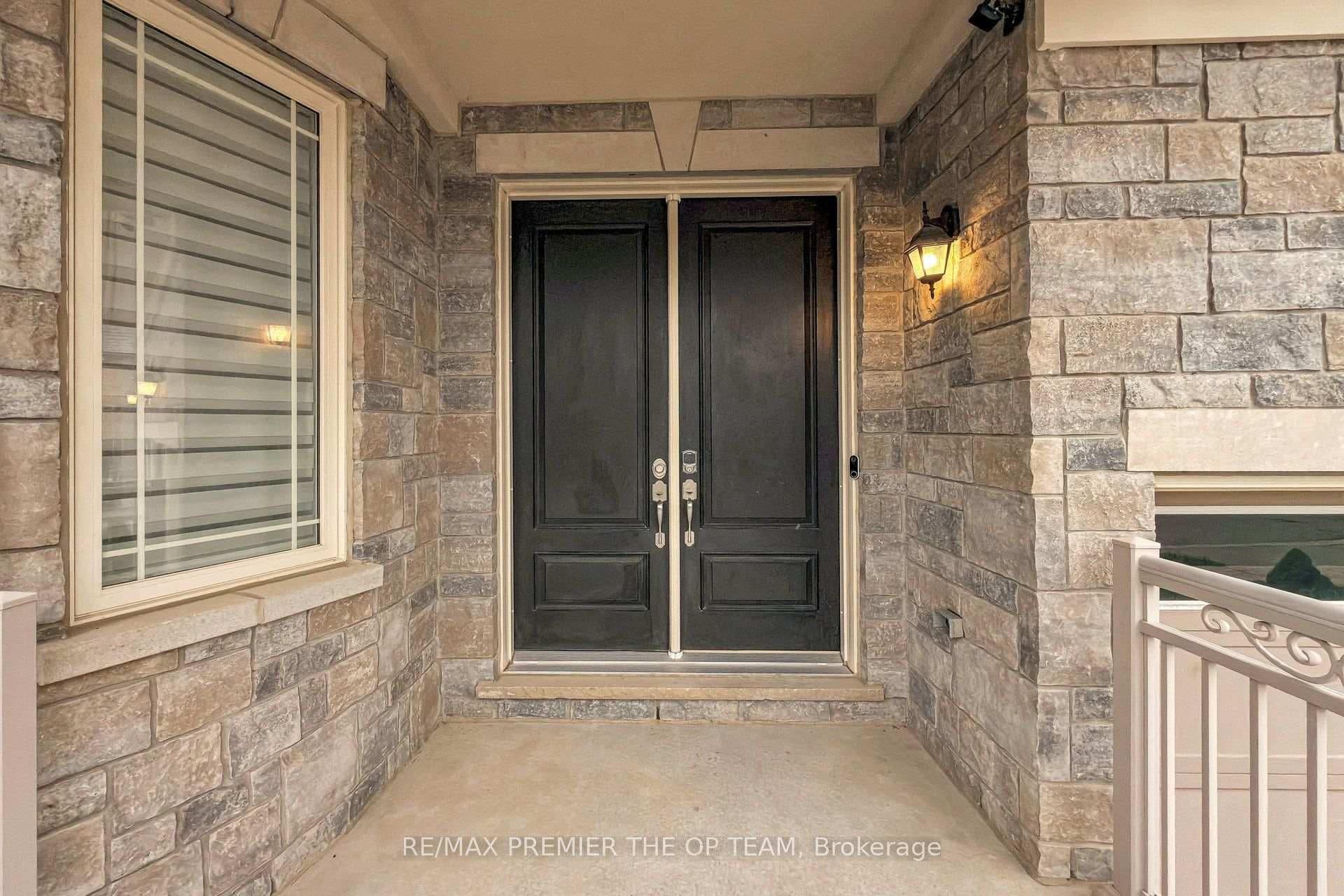 60 Chesney Crescent photo 7