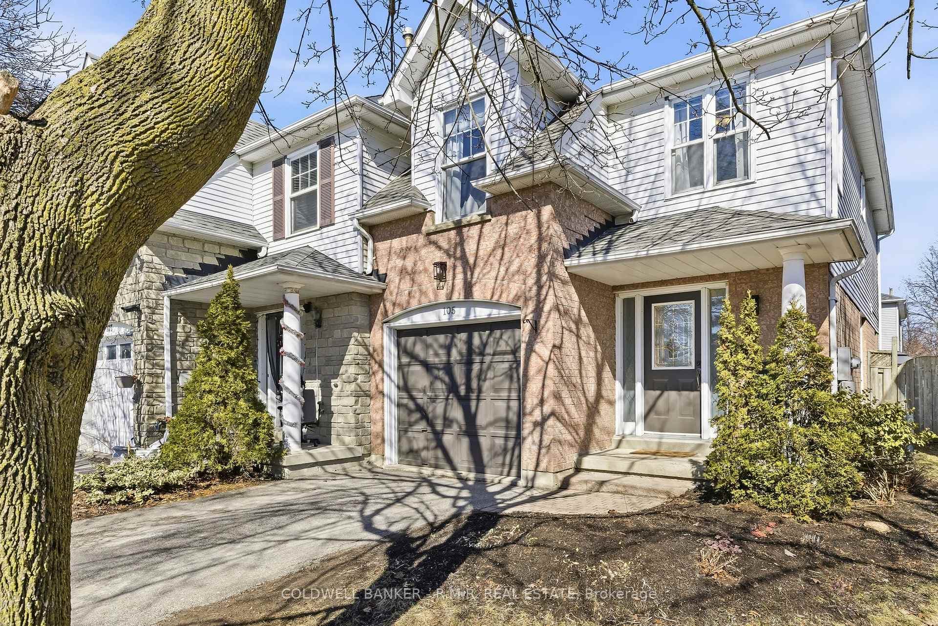 105 Brownstone Crescent photo 3