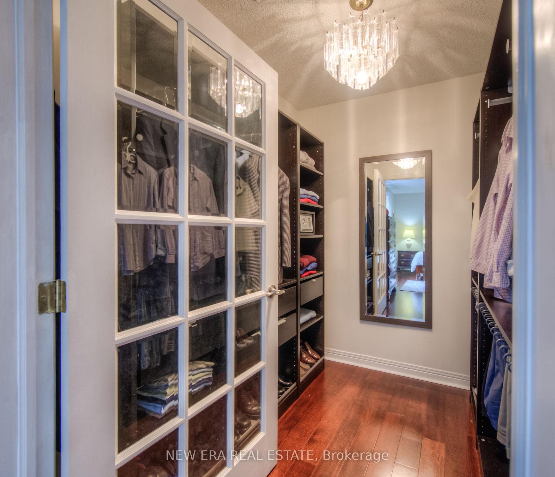 1246 Nathaniel Crescent photo 27