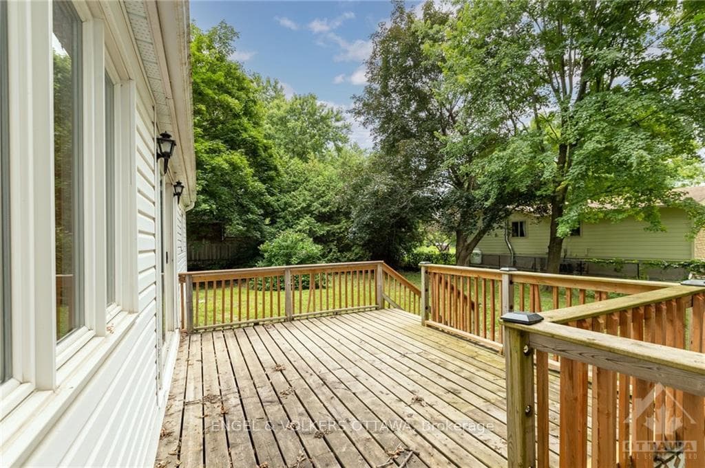 6036 PERTH Street photo 27