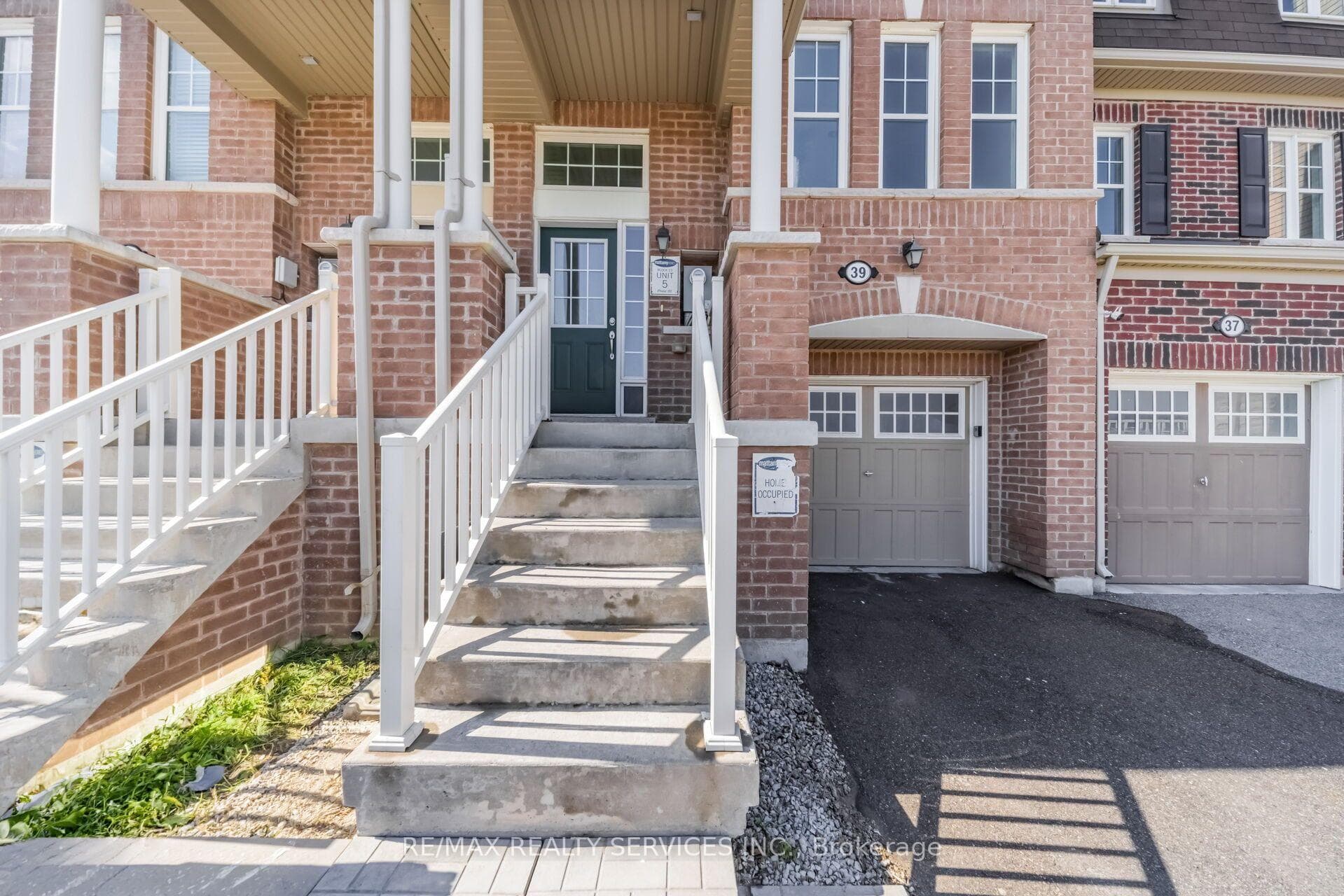 39 Baycliffe Crescent photo 4
