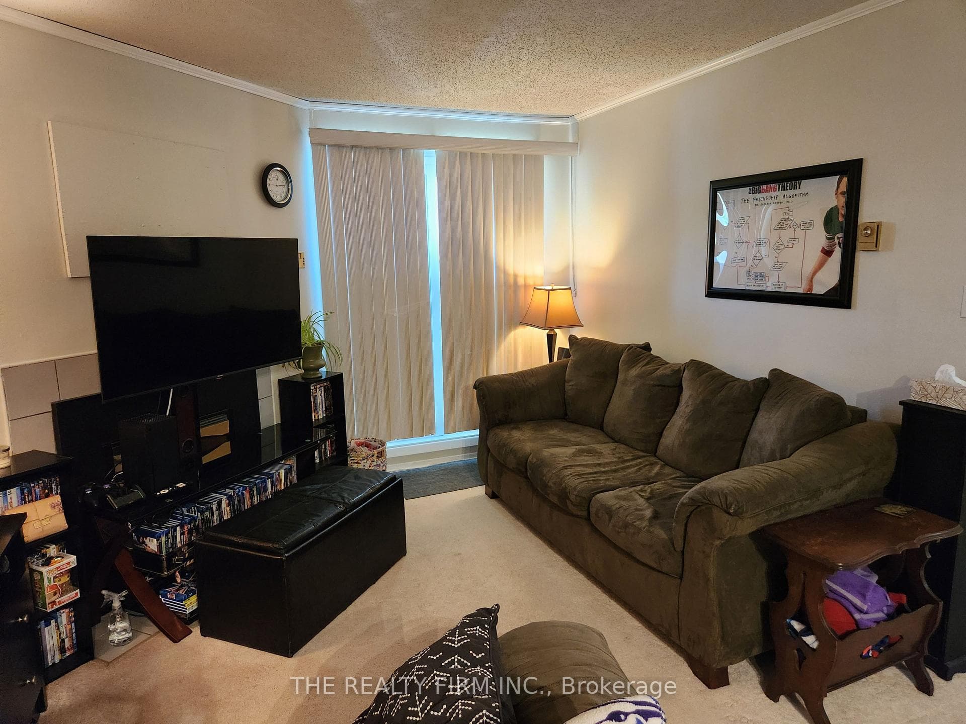 729 Deveron Crescent Unit 304 photo 7